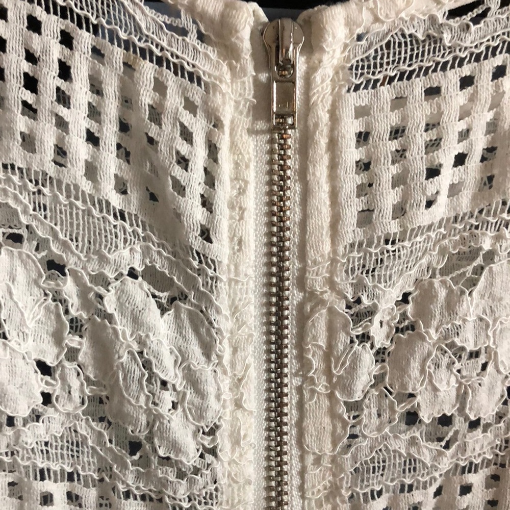 White Windsor Lace Detail Top - Picture 2 of 5